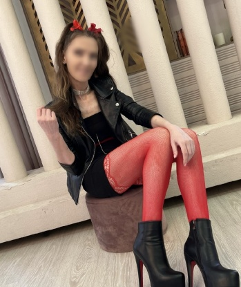 🌹
🌸 Сочная афродизиаком, я готова подарить вам незабываемые моменты удовольствия. Страстная и чувственная, я знаю, как доставить истинное блаженство. 💋
📸 Мои фото говорят сами за себя - я как с разглядеть мертвеца, так и в узком платье. Будьте уверены, что получите то, что видите. 📷
💼 Я очень понимаю и прислушиваюсь к вашим потребностям. Встречи со мной - это гарантированное наслаждение и конфиденциальность. Все ваши желания останутся между нами, я обещаю. 🔒
🌆 Живу в Москве и готова предложить вам незабываемое время в этом удивительном городе. Я знаю, как провести ночь, наполненную страстью и удовольствием. 🌃
✨ Читайте отзывы о моих услугах, чтобы узнать больше о моих навыках и возможностях. Обращайтесь ко мне, и ваш мир будет наполнен яркими красками и наслаждением. 💫 Екатерина